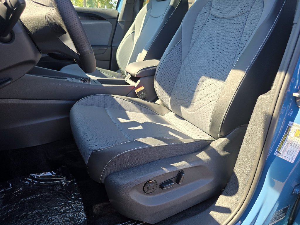 New 2026 Volkswagen Tiguan SE R-Line AWD/4WD image 19