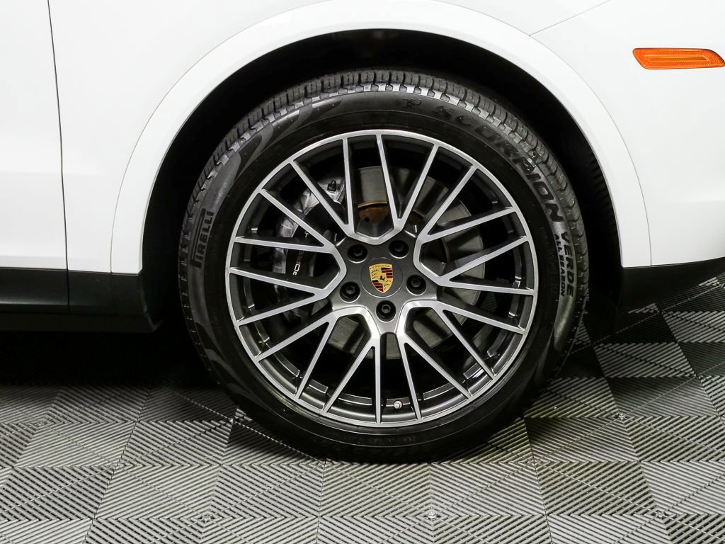 Certified 2023 Porsche Cayenne AWD/4WD image 39