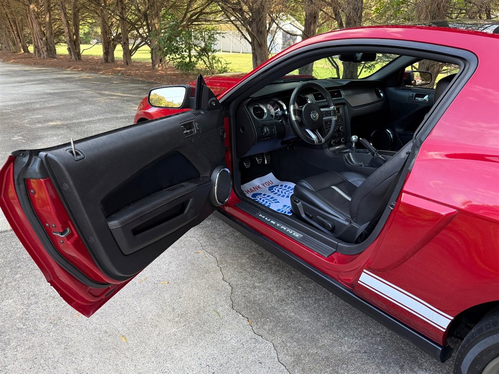 Used 2010 Ford Mustang GT Premium image 36