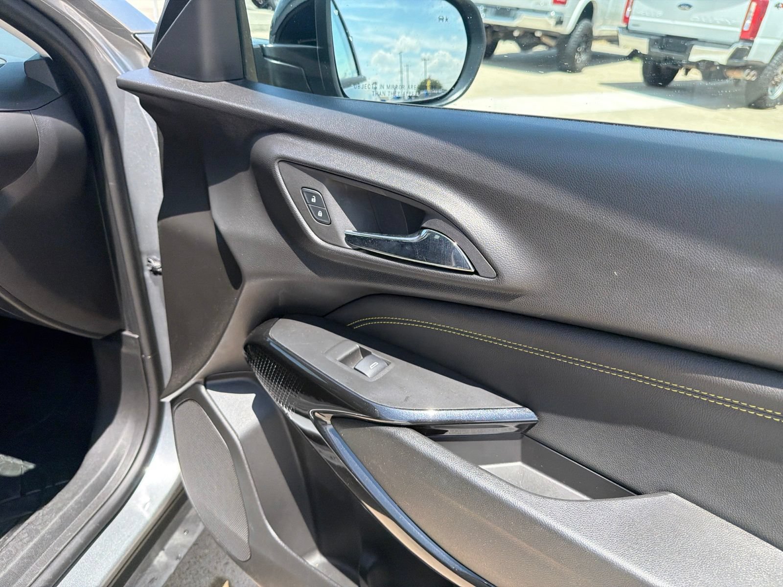 Used 2025 Chevrolet Trax ACTIV w/ Sunroof Package FWD image 9
