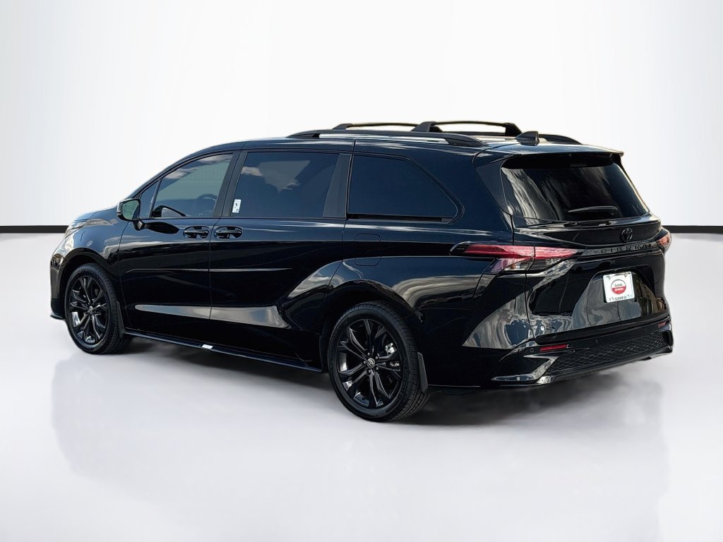 New 2026 Toyota Sienna XSE FWD image 7