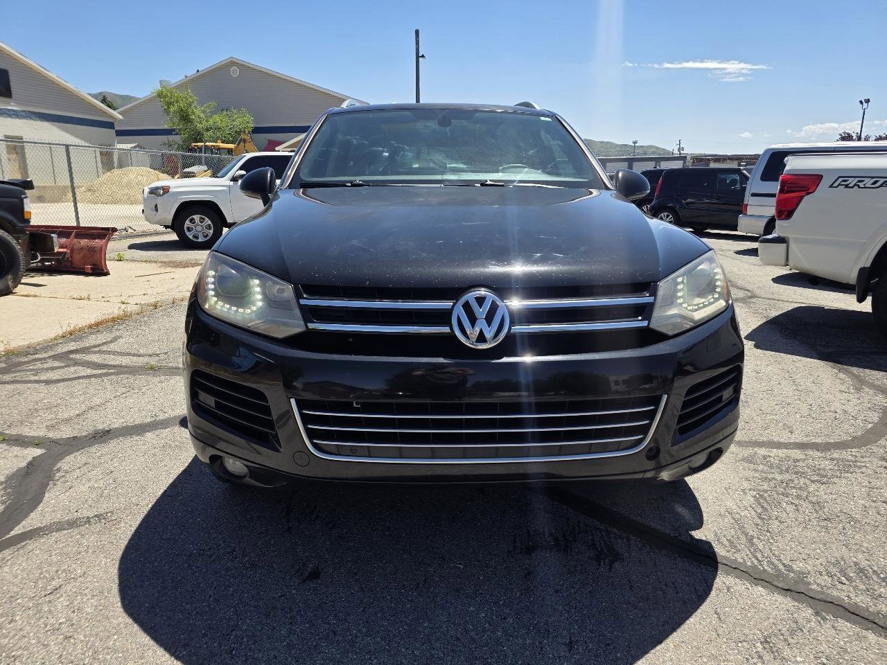 Used 2012 Volkswagen Touareg Sport AWD/4WD image 2