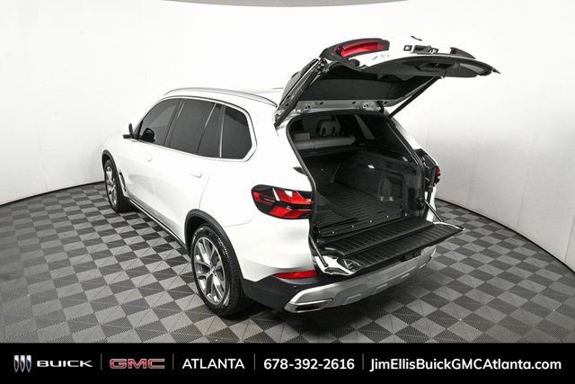 Used 2024 BMW X5 xDrive40i w/ Premium Package image 29