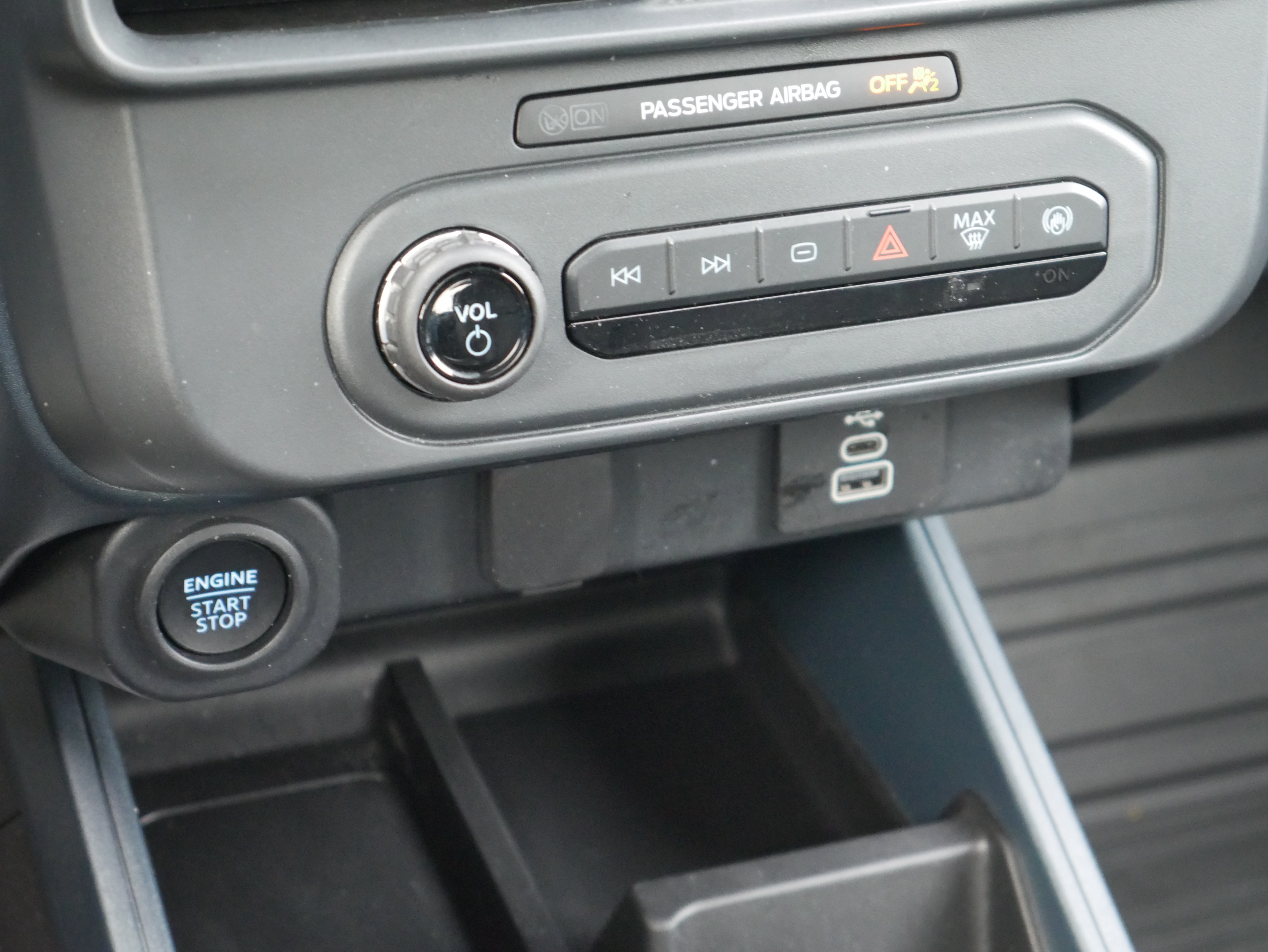Used 2025 Ford Maverick Lobo AWD/4WD image 12