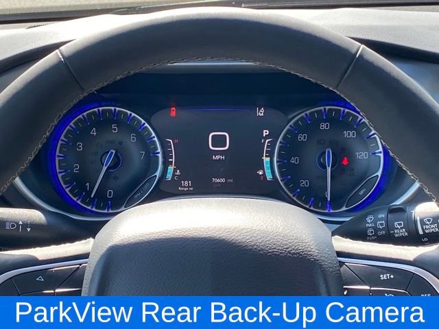Used 2024 Chrysler Pacifica Touring-L image 9