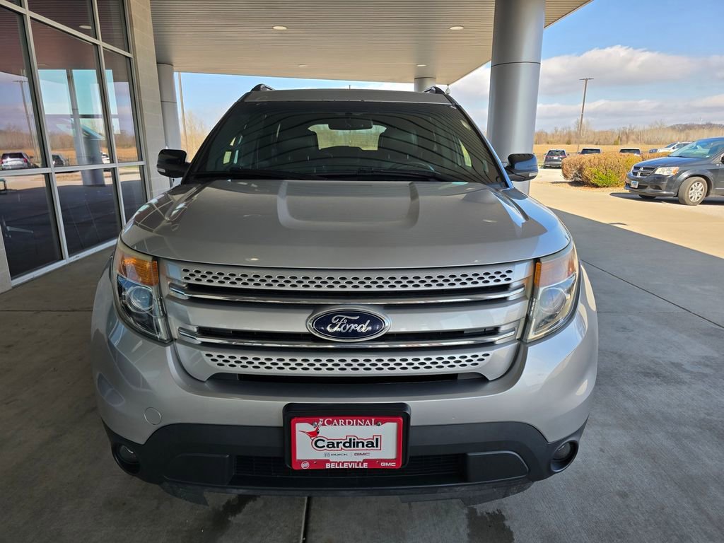 Used 2014 Ford Explorer XLT w/ Equipment Group 202A image 3