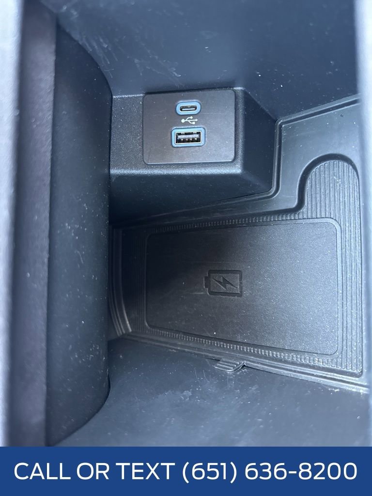 Used 2023 Ford Edge SEL w/ Sport Appearance Package image 17