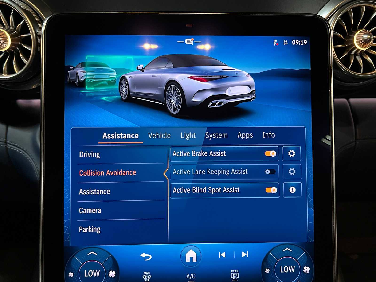 New 2026 Mercedes-Benz SL 55 AMG 4MATIC image 40