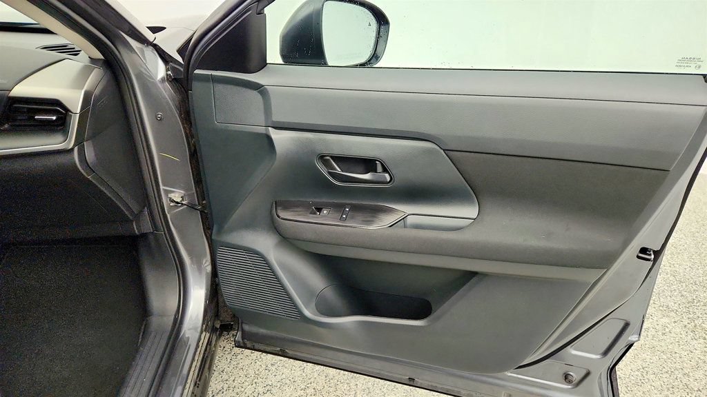 Used 2025 Nissan Kicks S FWD image 23