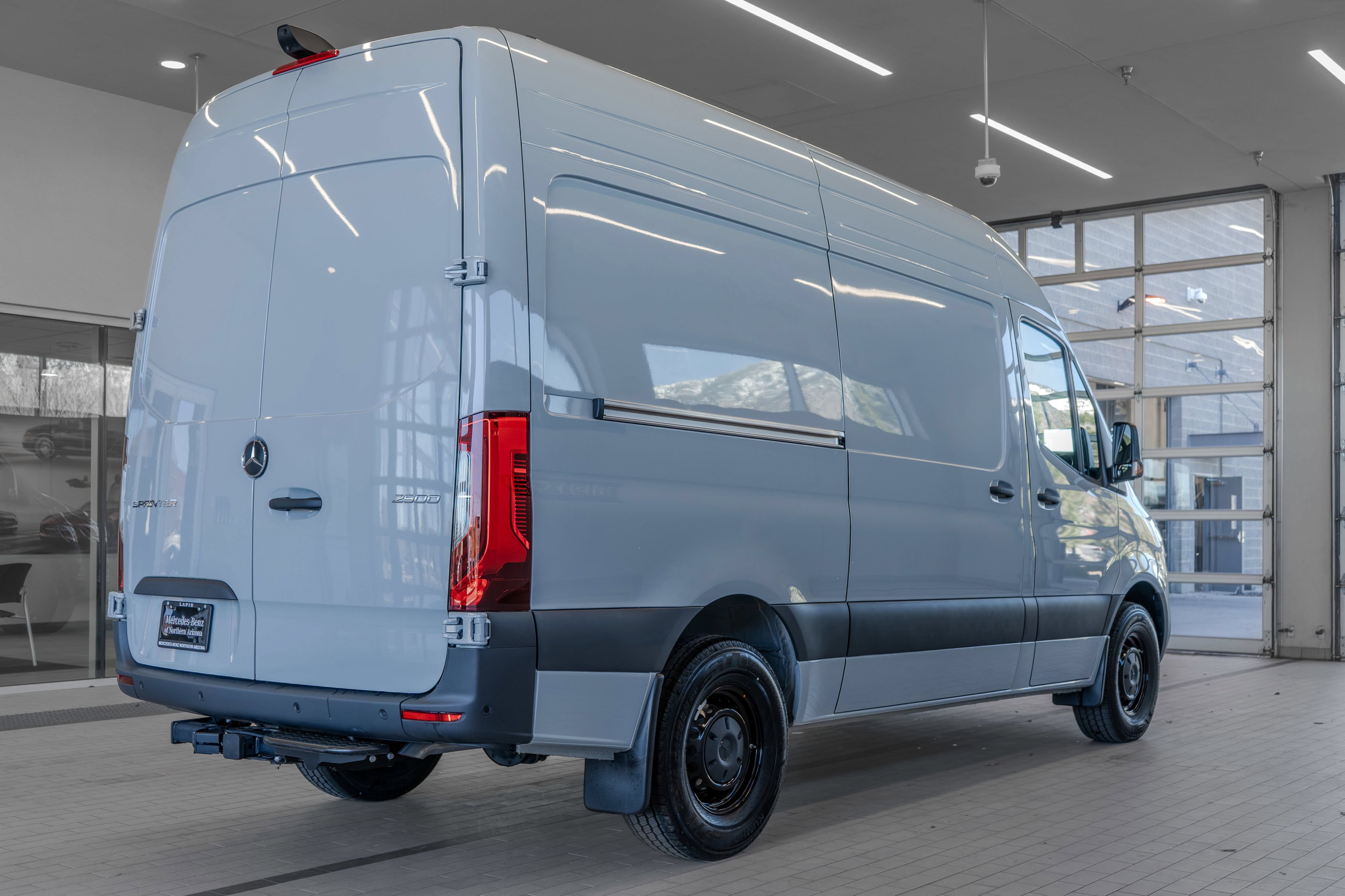 Used 2025 Mercedes-Benz Sprinter 2500 image 25