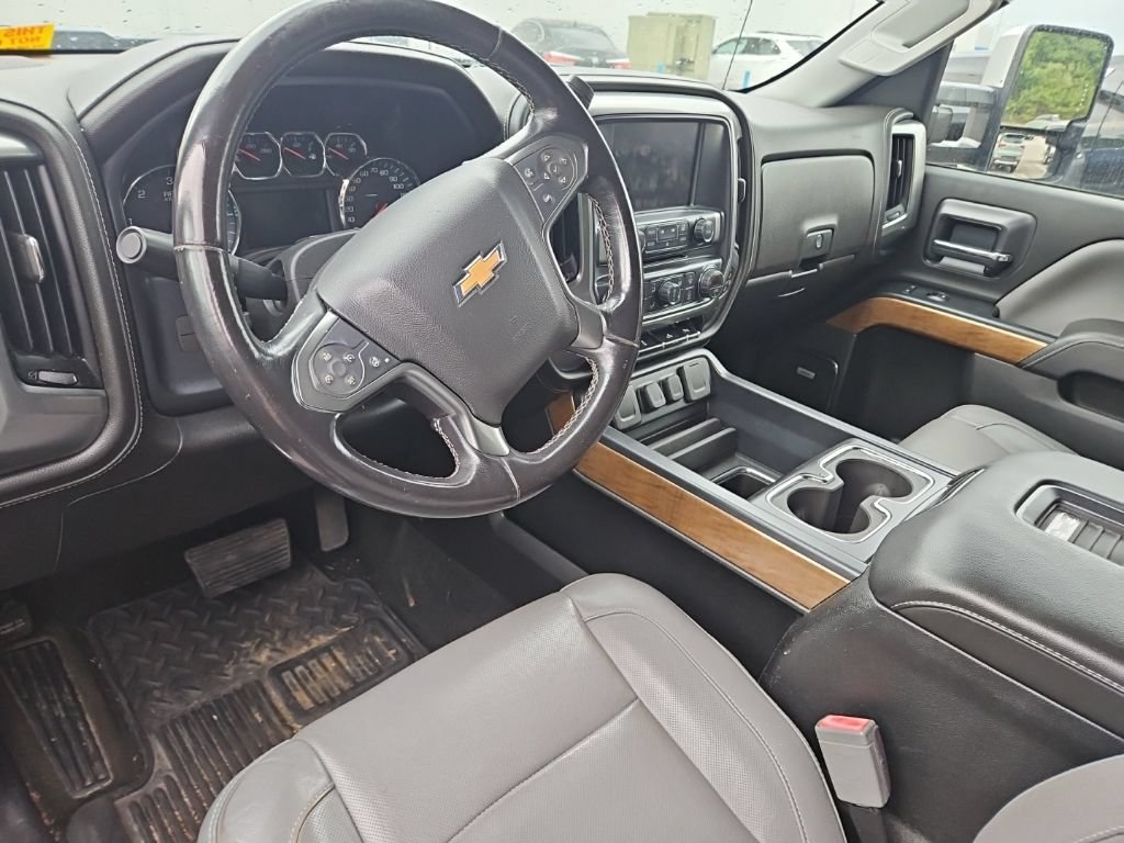 Used 2018 Chevrolet Silverado 1500 LTZ w/ LTZ Plus Package AWD/4WD image 18