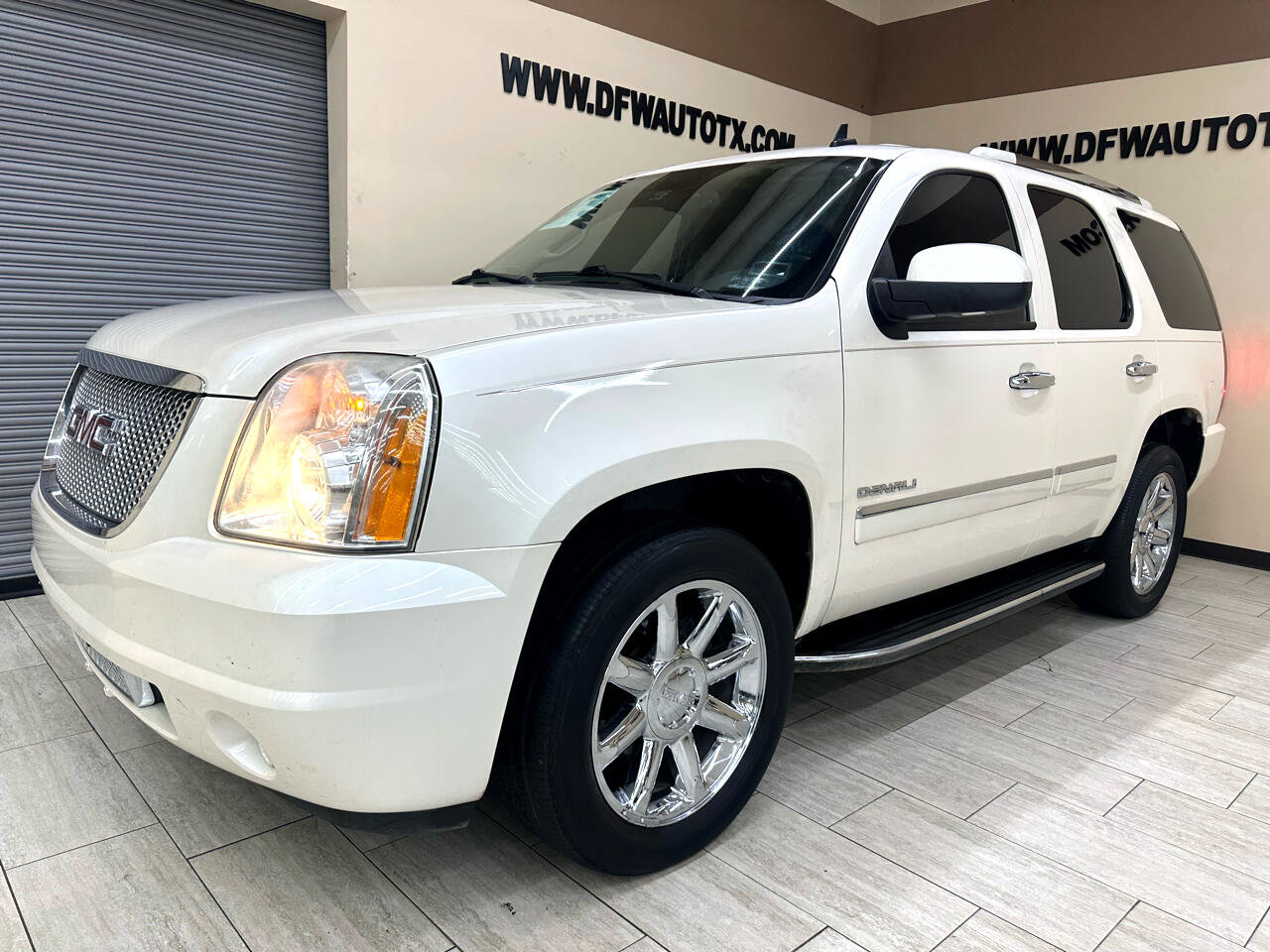 Used 2012 GMC Yukon Denali image 2