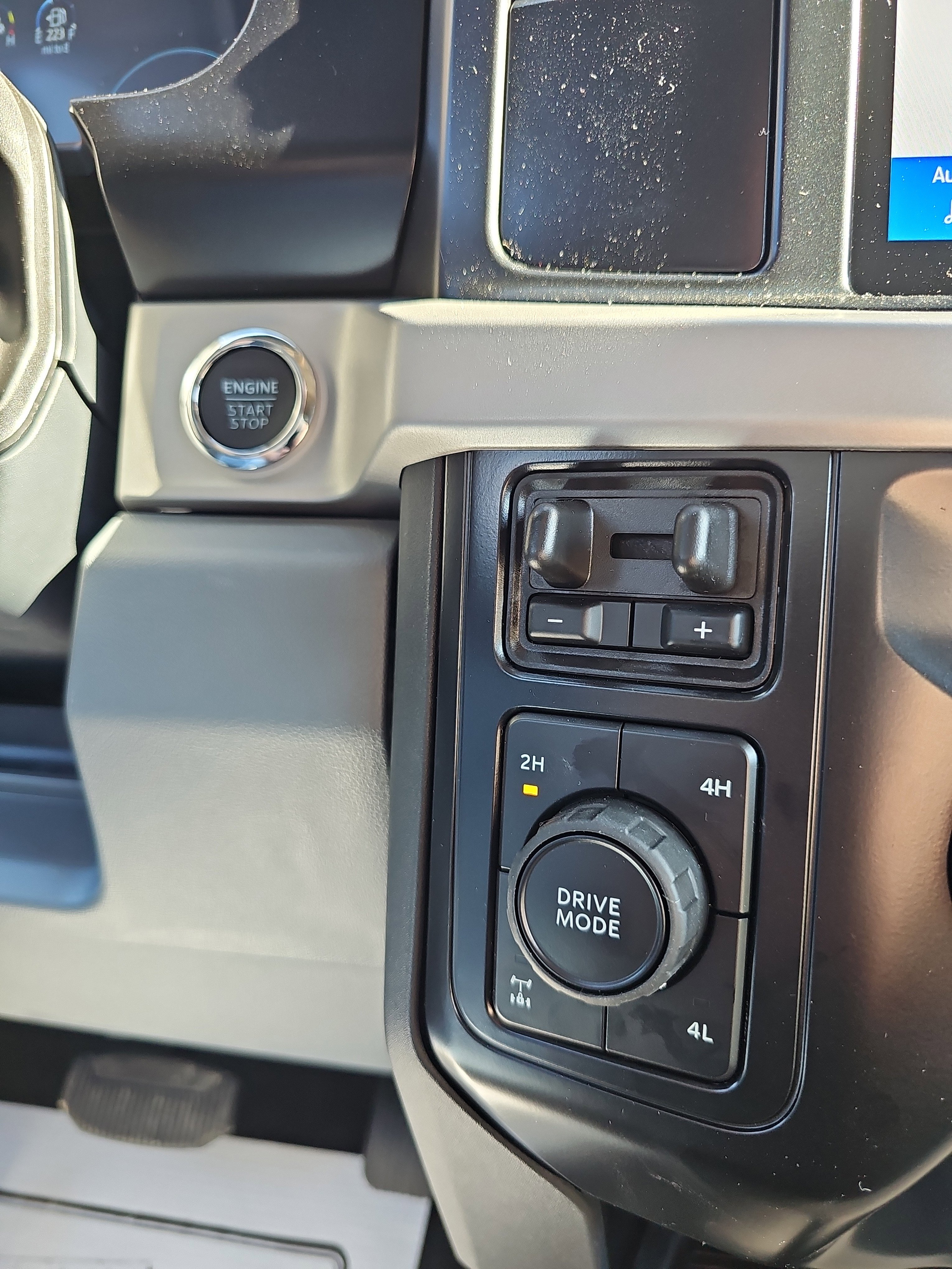 New 2026 Ford F350 XLT w/ XLT Premium Package image 28
