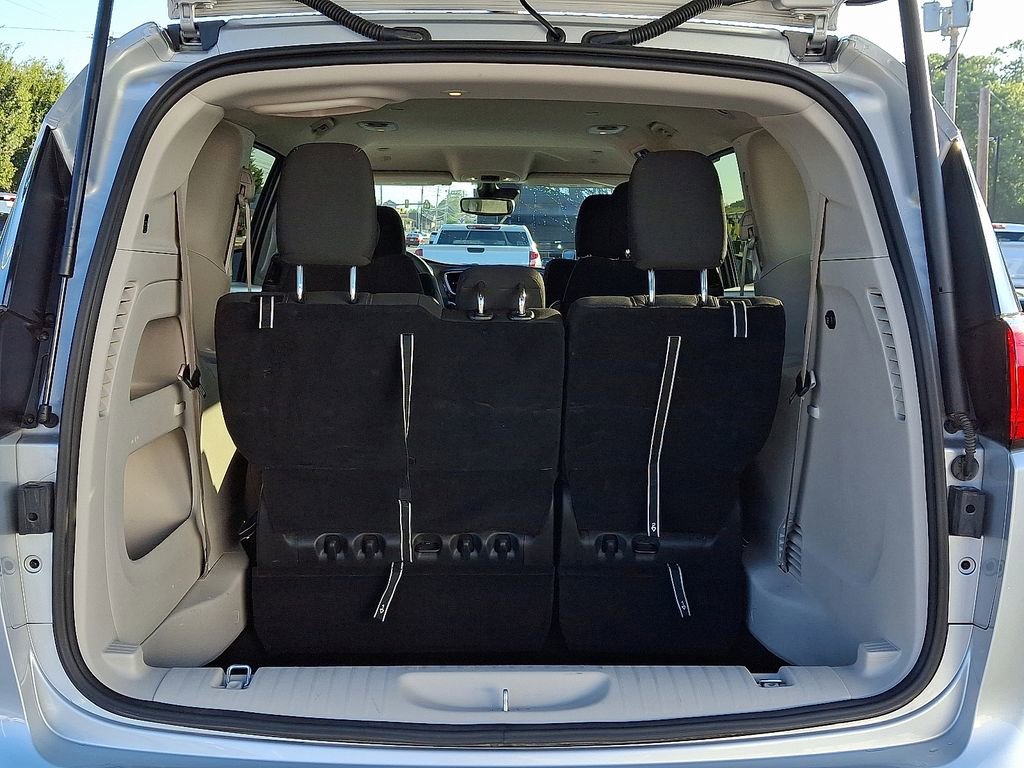 Used 2024 Chrysler Voyager LX image 31
