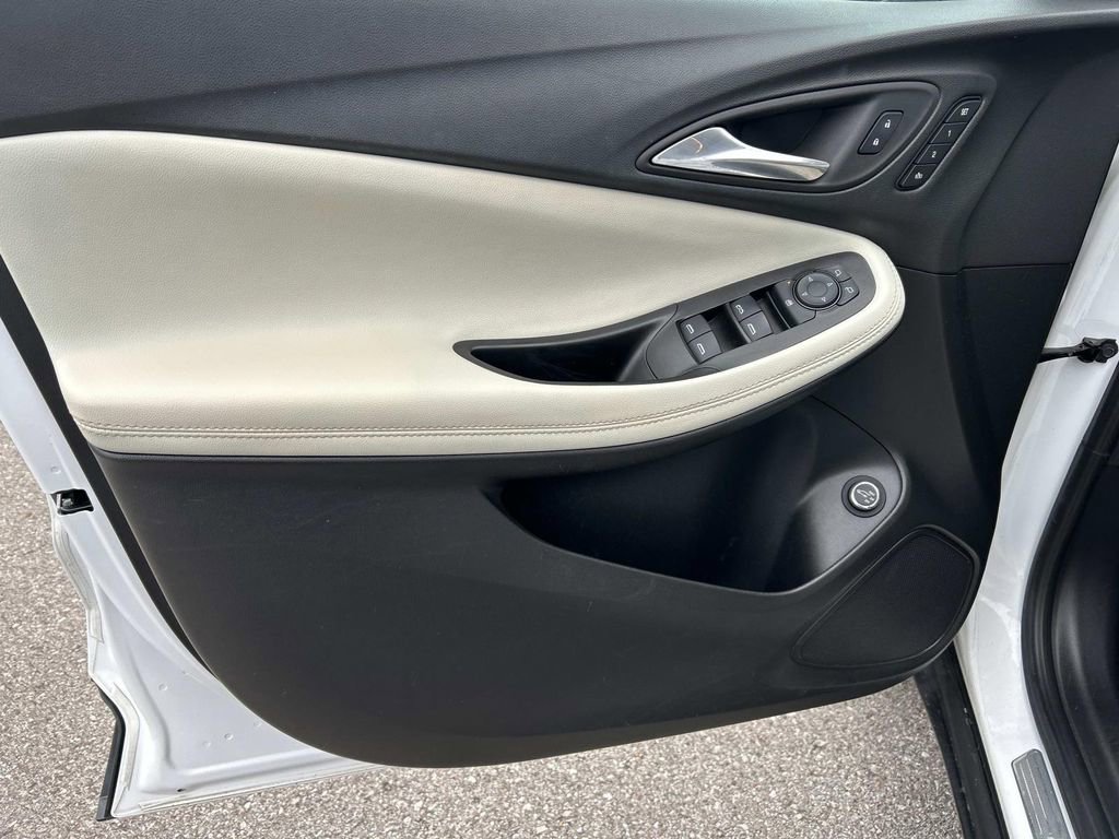 Used 2022 Buick Encore GX Essence w/ Advanced Technology Package FWD image 18