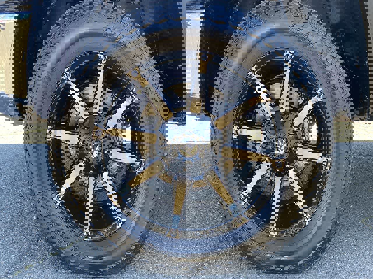 Used 2018 Toyota Tundra SR5 w/ TRD Off Road Package image 10