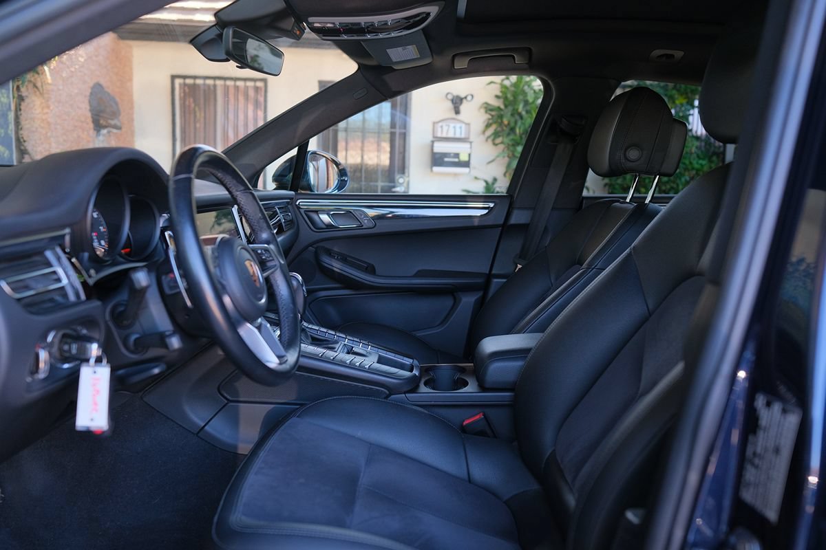 Used 2020 Porsche Macan AWD/4WD image 12