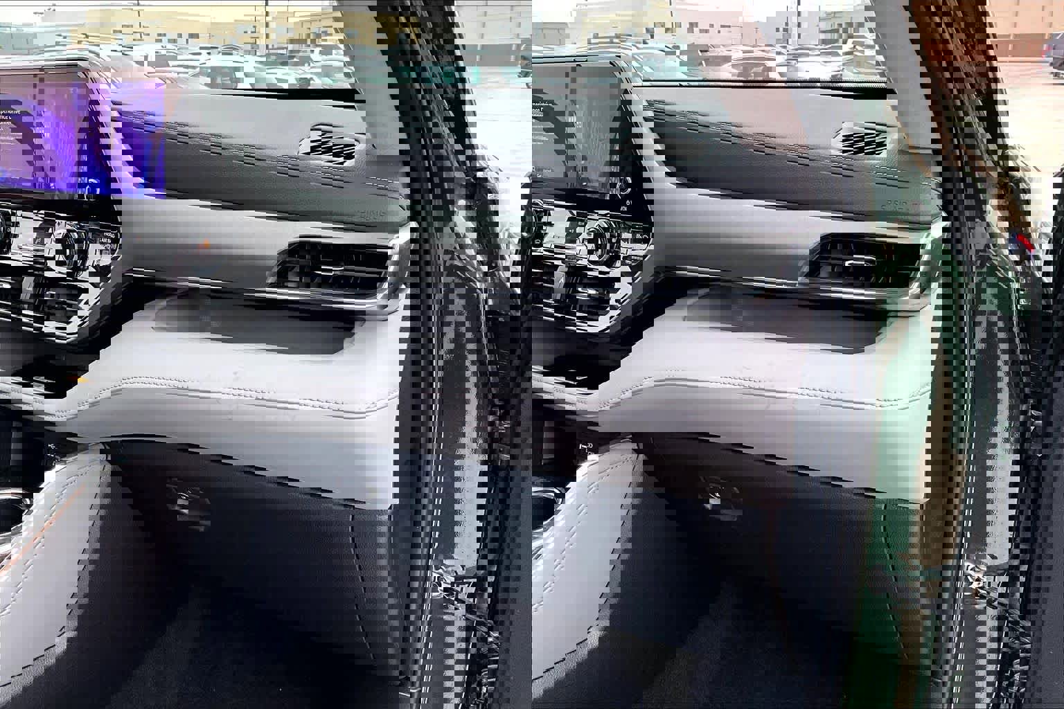 Used 2024 Toyota Highlander Limited image 18