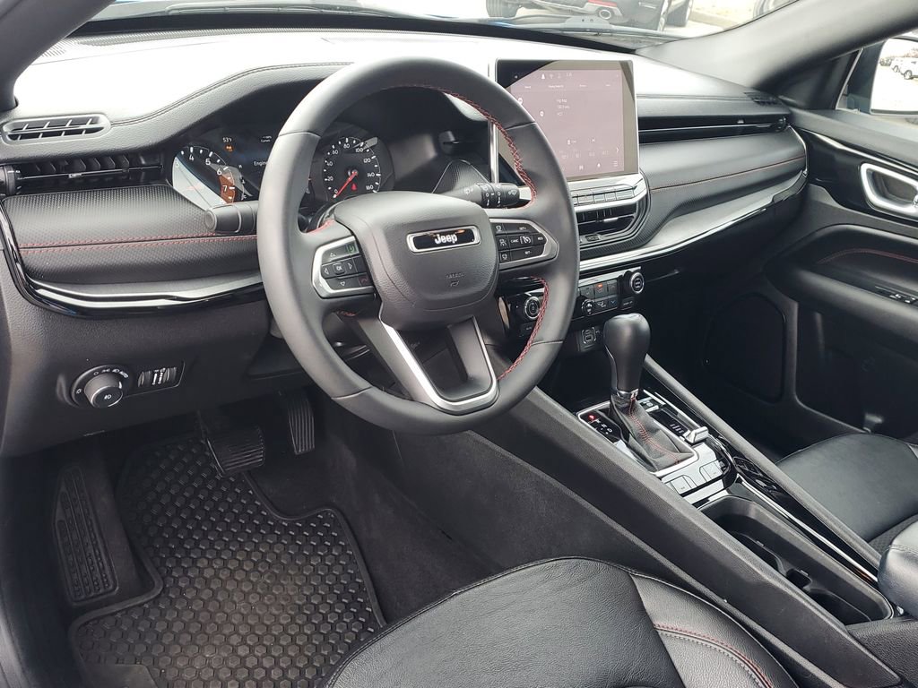 Used 2024 Jeep Compass Trailhawk image 20