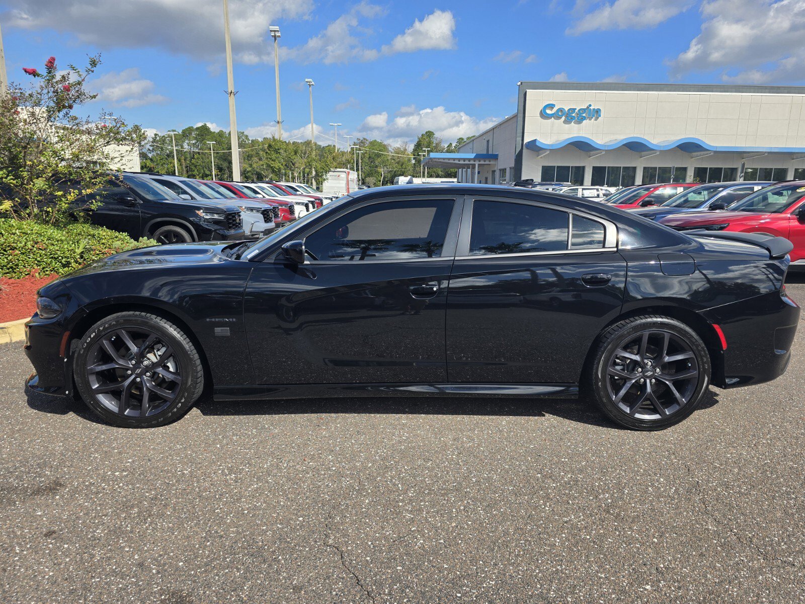 Used 2022 Dodge Charger R/T w/ Blacktop Package image 3