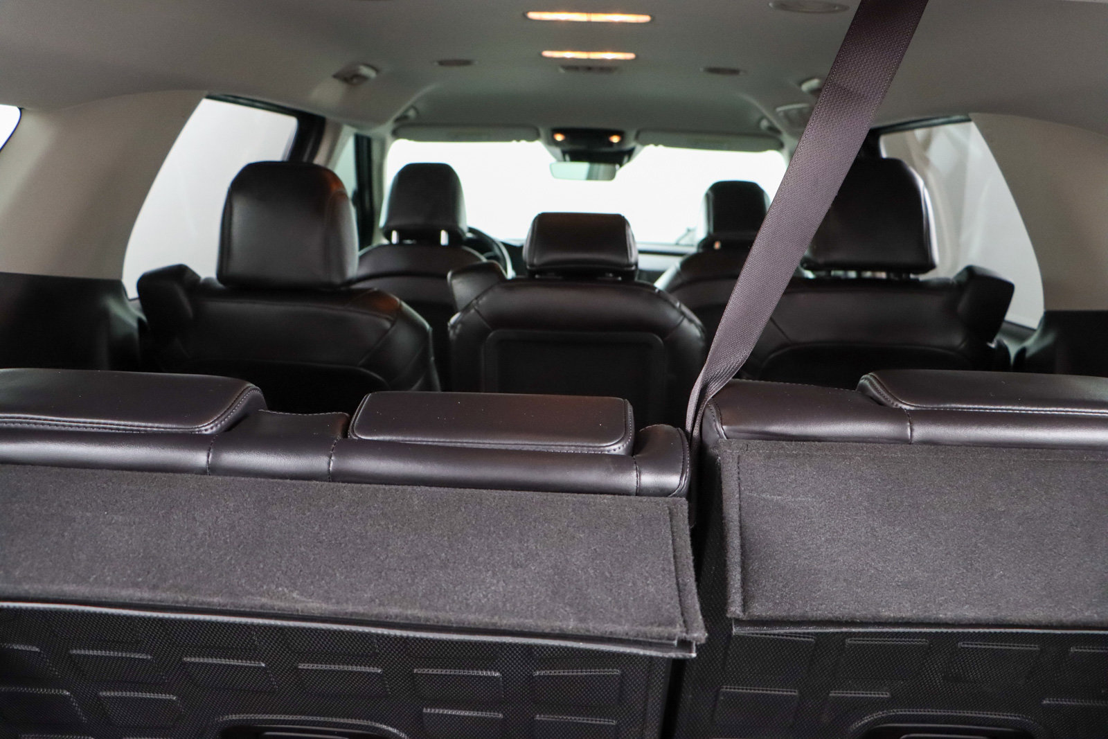 Used 2024 Kia Carnival LX image 30