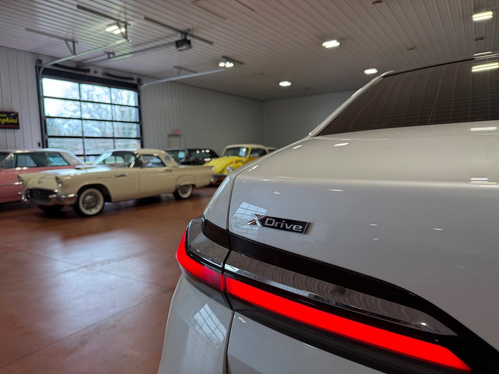 Used 2023 BMW 760i xDrive w/ Parking Assistance Package image 14