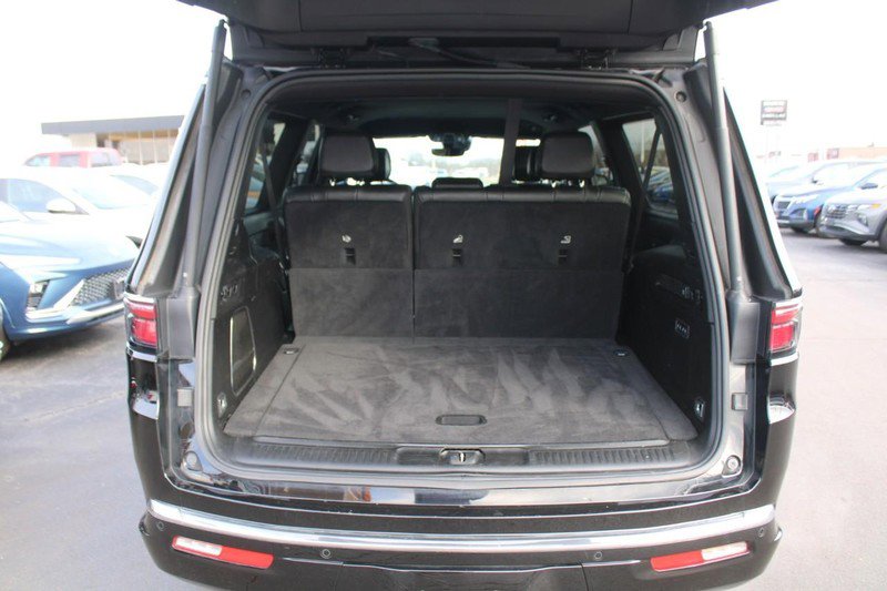 Used 2024 Jeep Wagoneer L Series II w/ Flexible Seating Group image 7