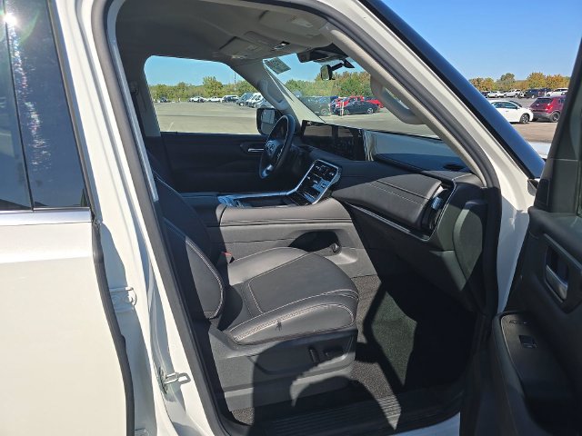 Certified 2026 Nissan Armada SV AWD/4WD image 5