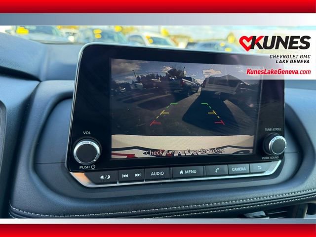 Used 2024 Nissan Rogue S image 37