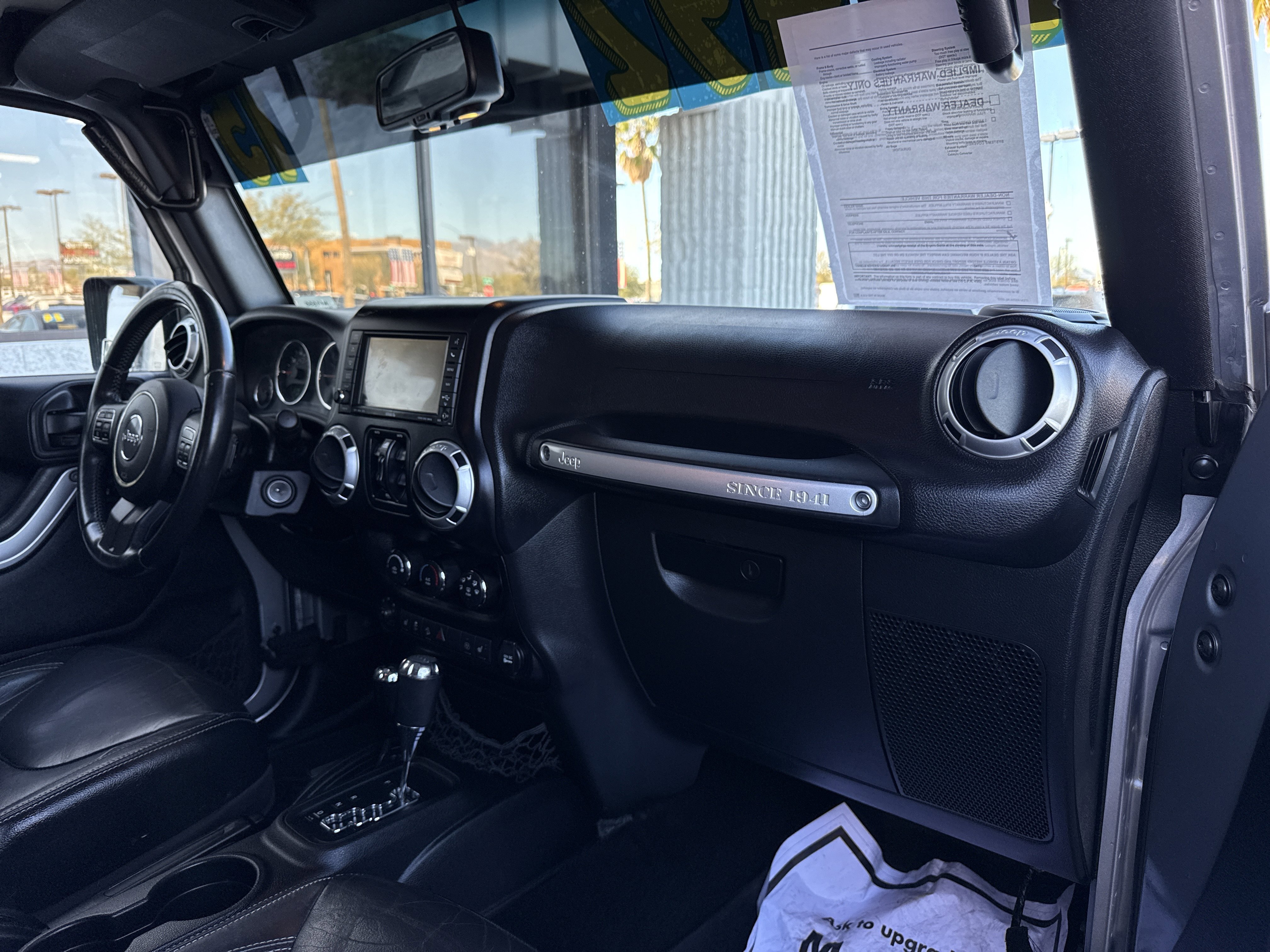 Used 2015 Jeep Wrangler Unlimited Rubicon w/ Connectivity Group image 41