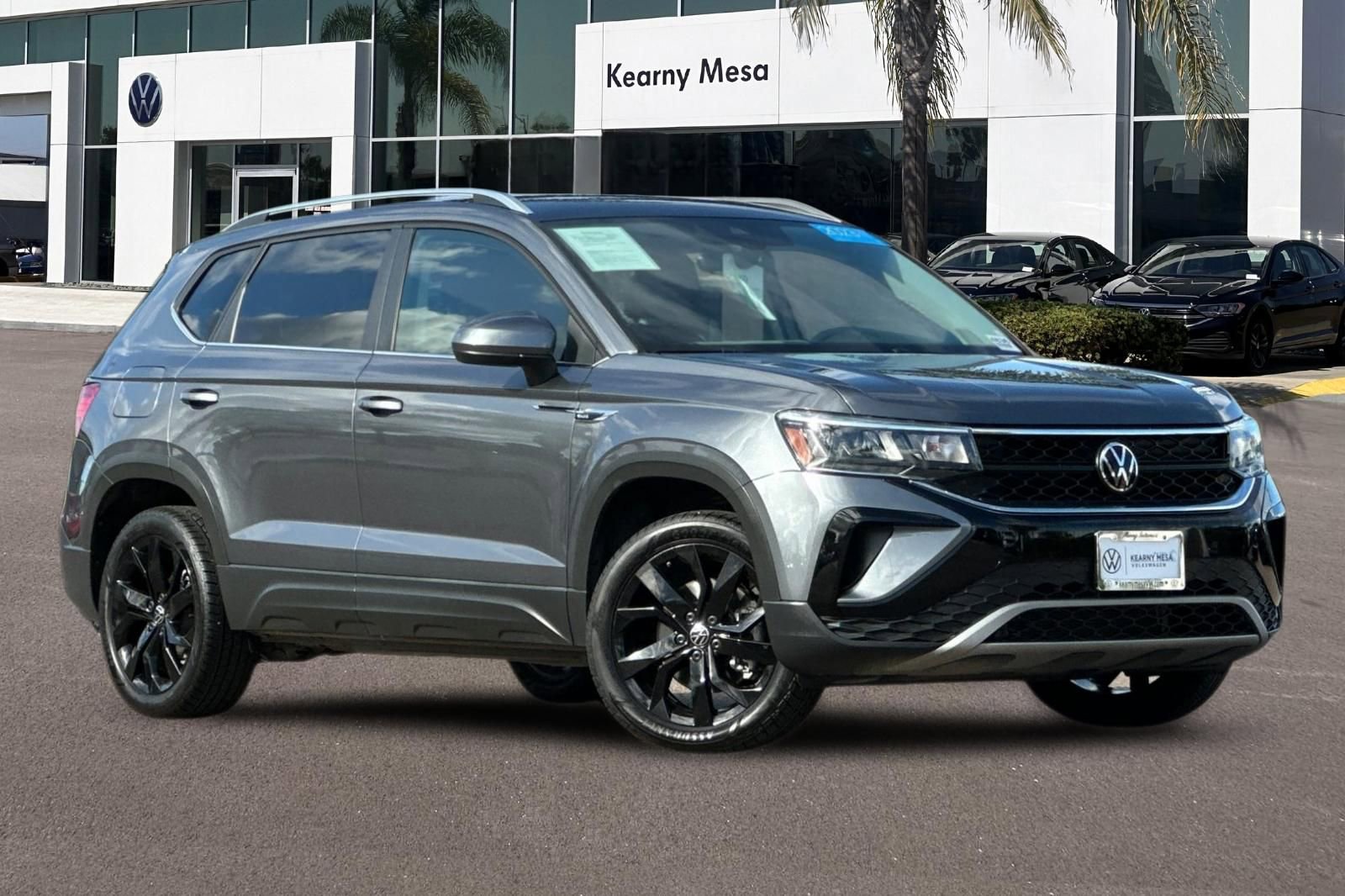 Used 2023 Volkswagen Taos SE w/ Black Wheel Package FWD image 2