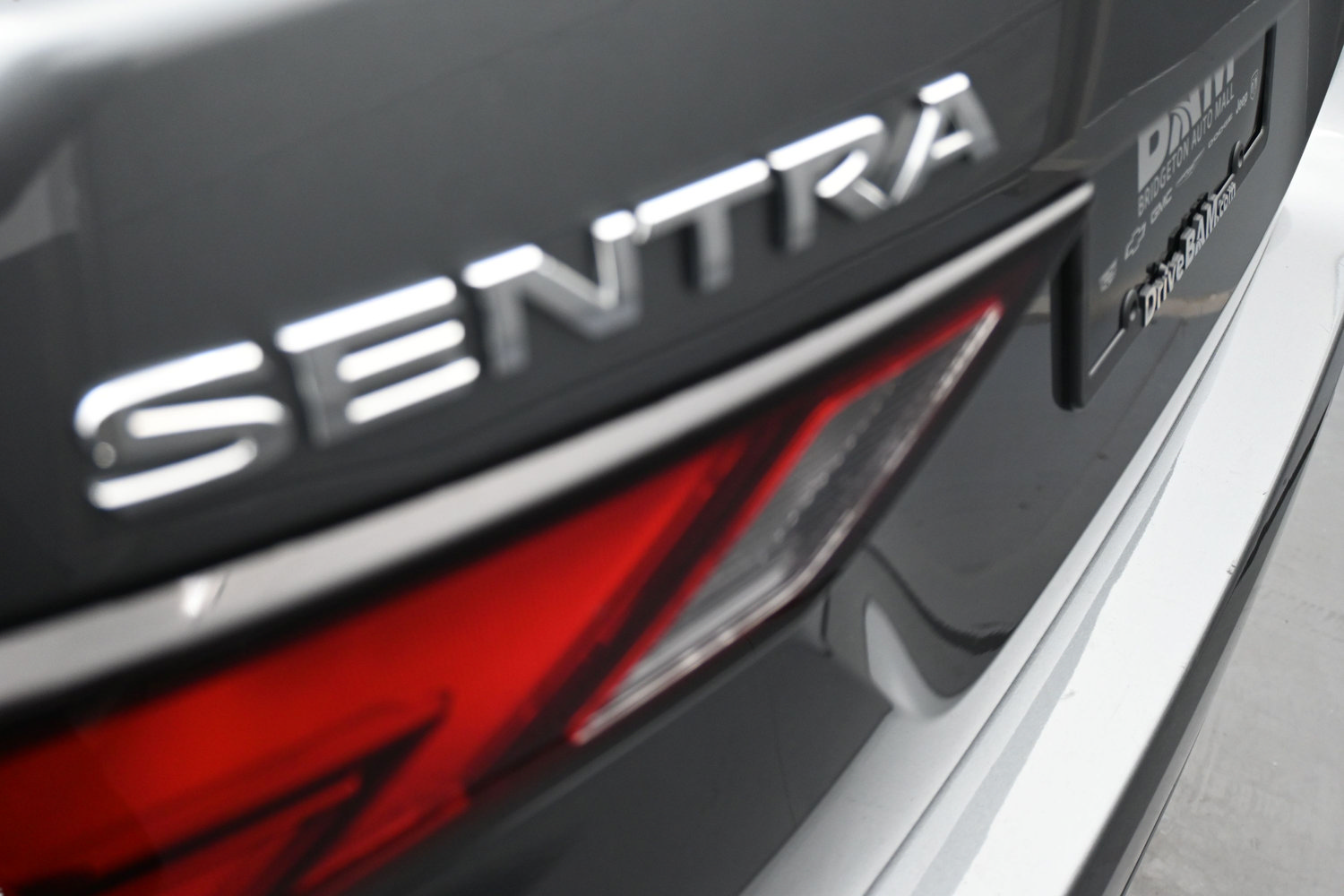 Used 2024 Nissan Sentra SV FWD image 25