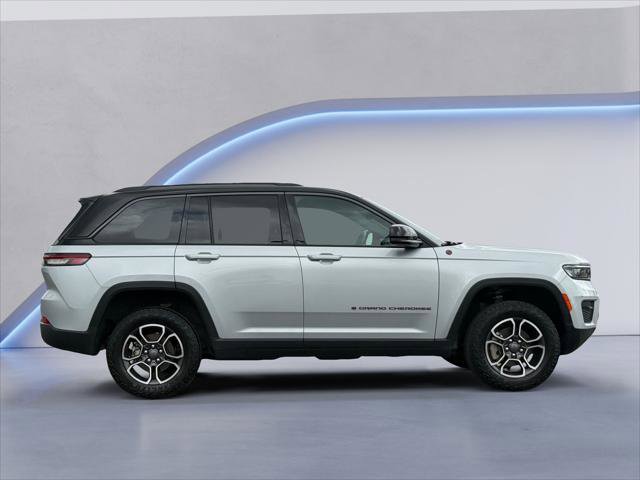 Used 2022 Jeep Grand Cherokee Trailhawk AWD/4WD image 5