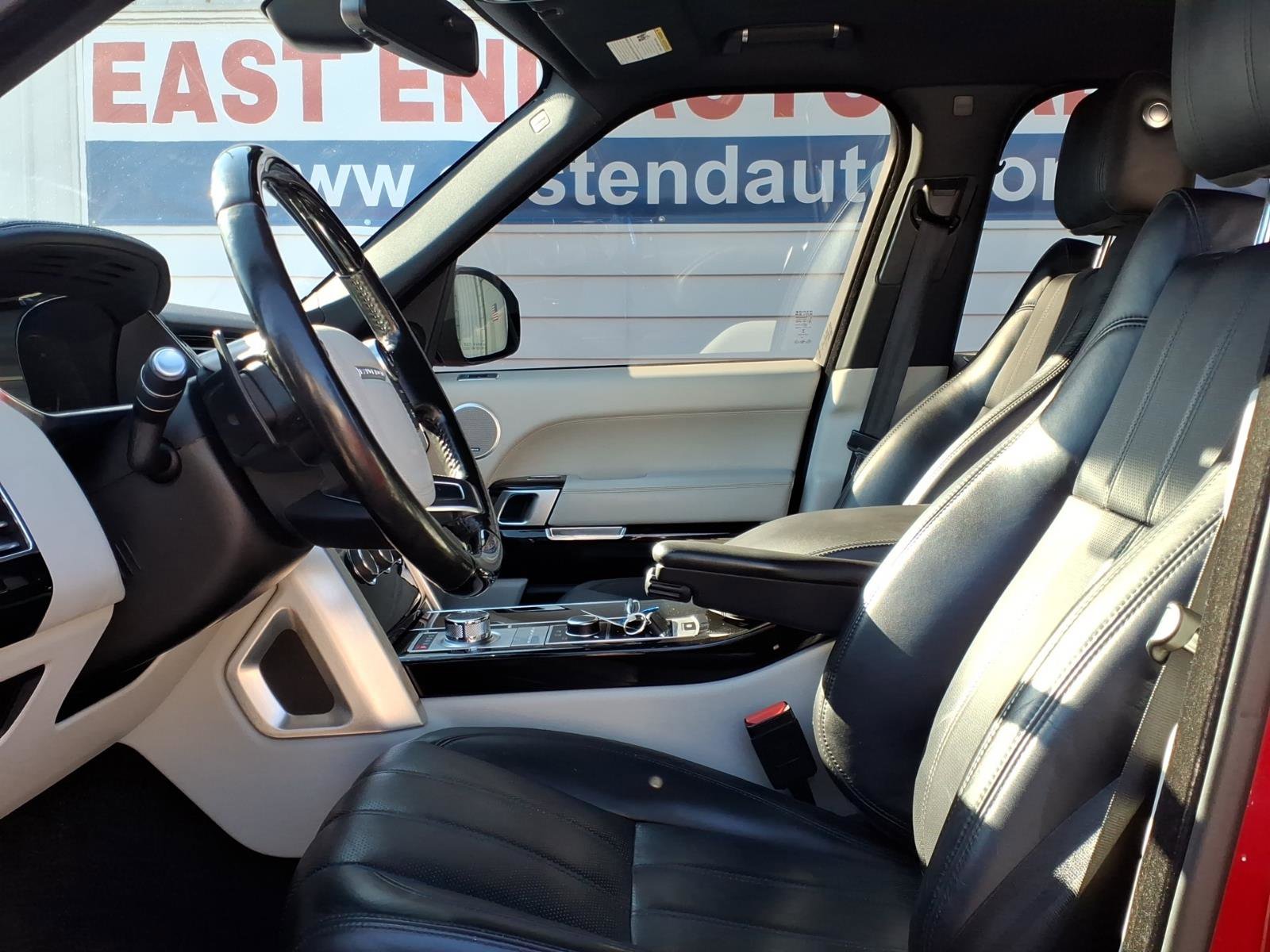 Used 2015 Land Rover Range Rover HSE image 7