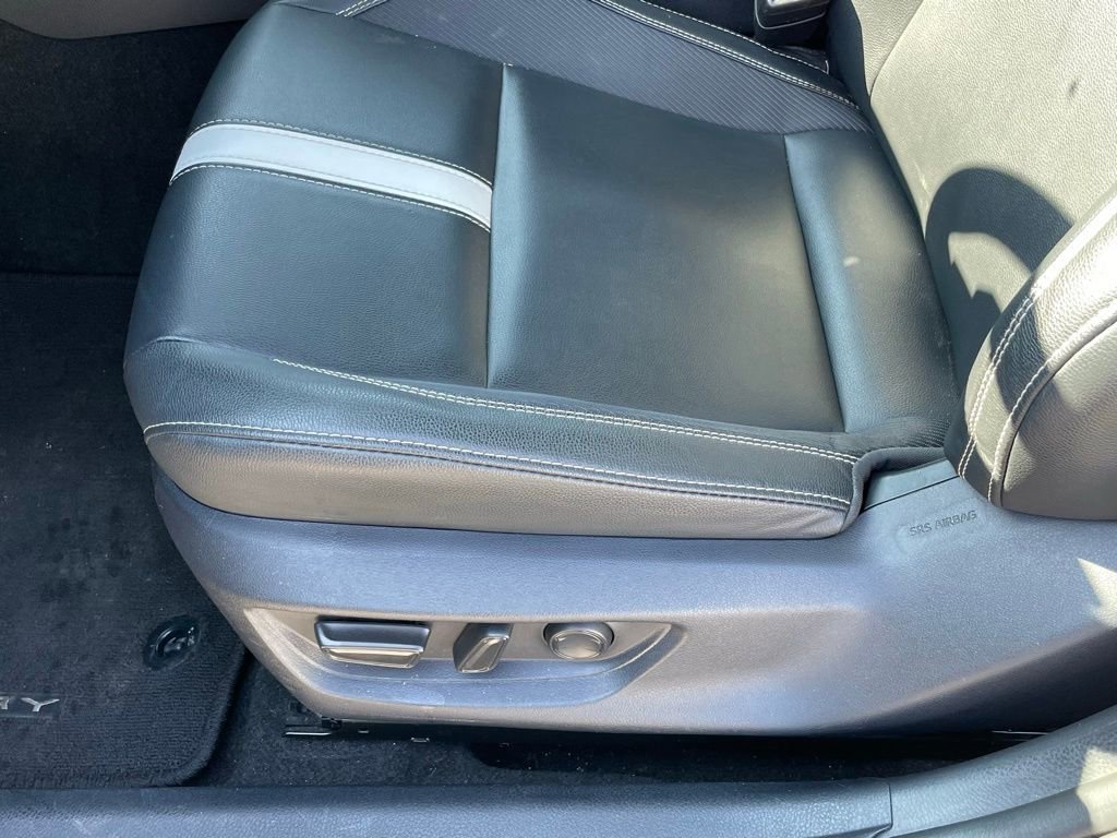 Used 2025 Toyota Camry SE image 10