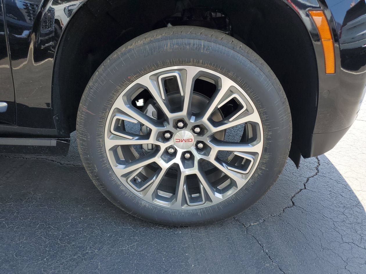 New 2026 GMC Yukon XL Denali w/ Denali Reserve Package AWD/4WD image 6