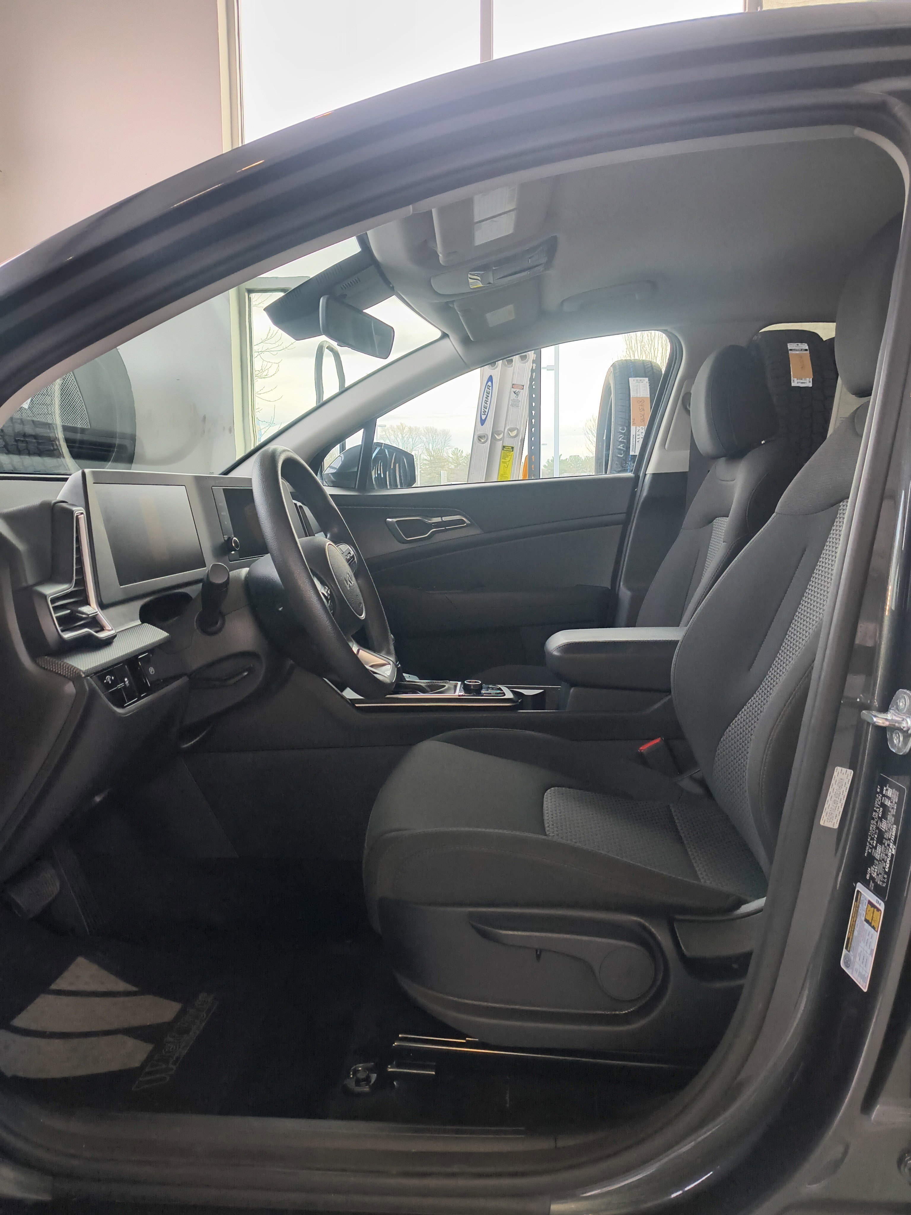 Used 2024 Kia Sportage LX image 20