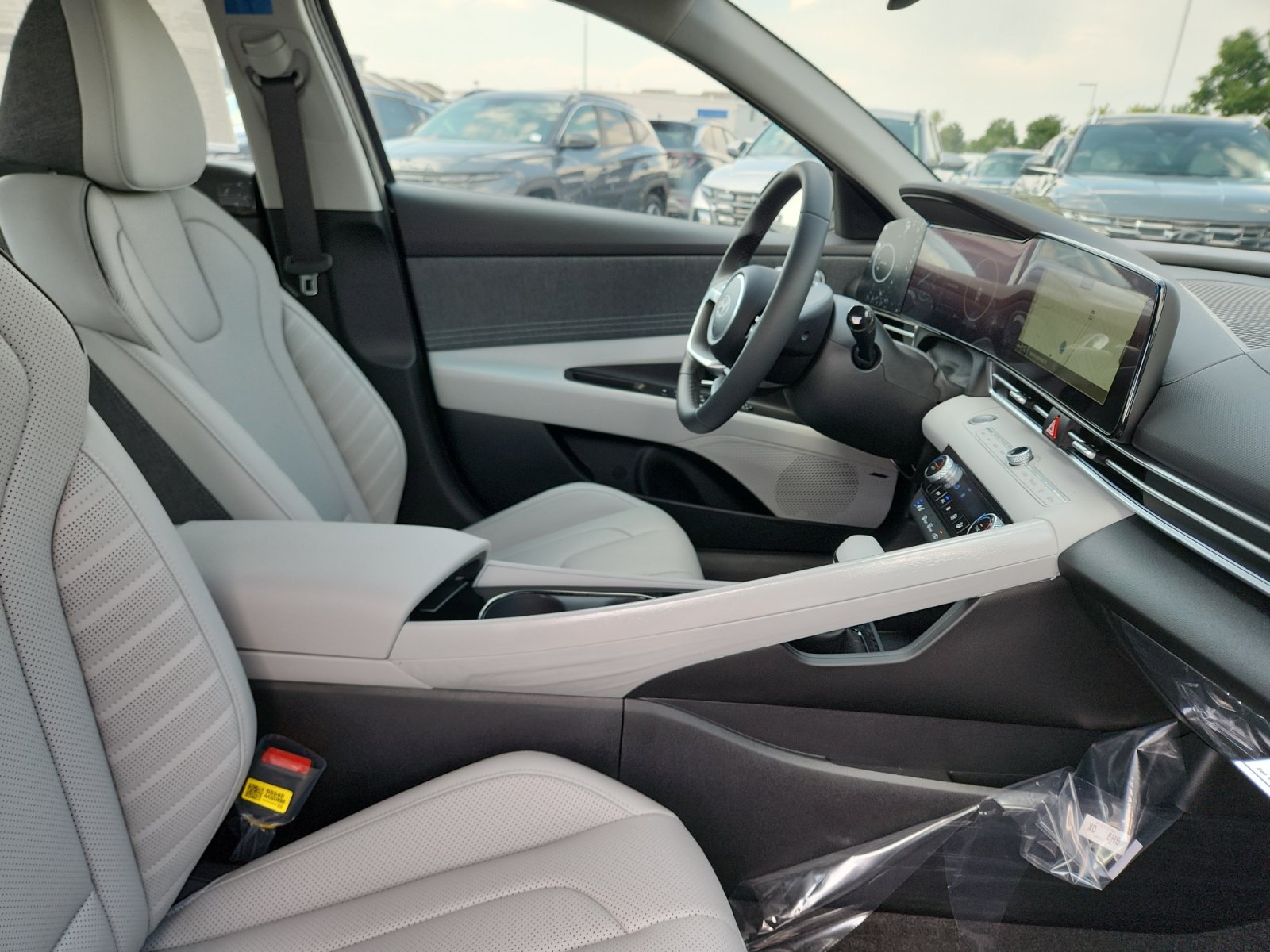 New 2026 Hyundai Elantra Limited FWD image 19