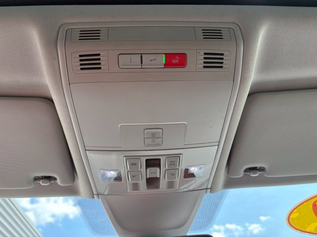Used 2020 Volkswagen Tiguan SEL FWD image 22