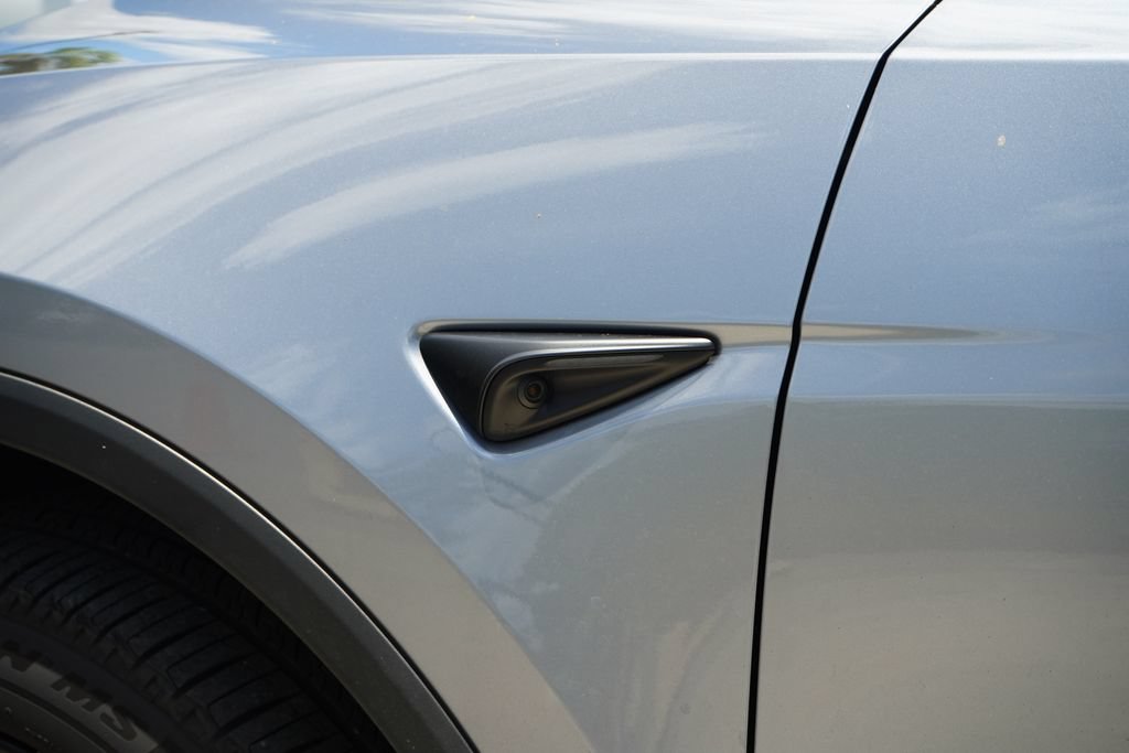 Used 2026 Tesla Model Y AWD image 5