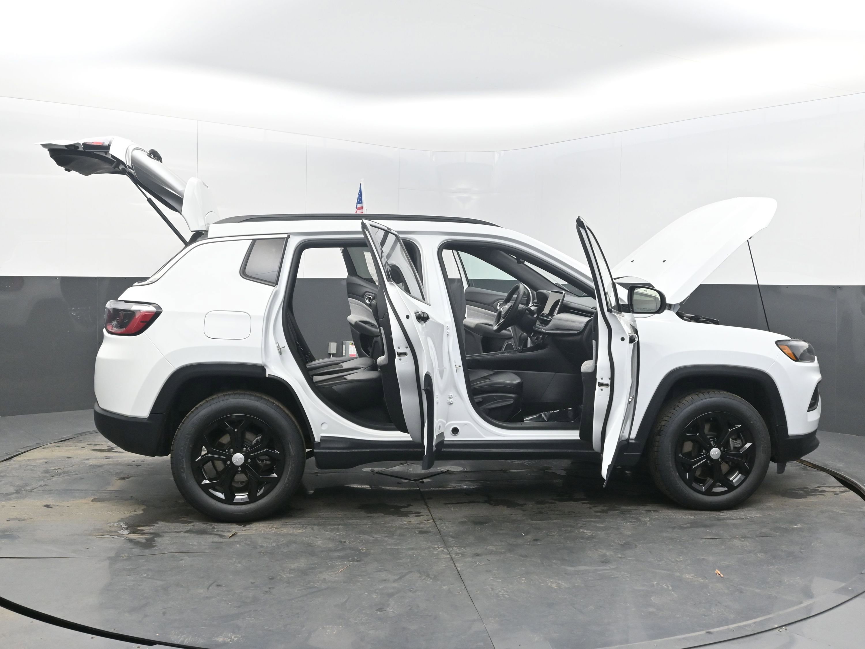 Used 2024 Jeep Compass Latitude image 46