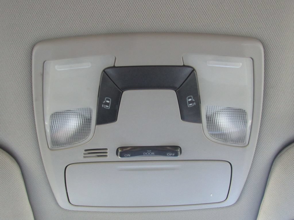 Used 2015 Toyota Sienna LE FWD image 26