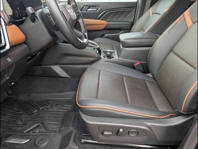 Used 2025 GMC Canyon AT4 w/ Technology Plus Package AWD/4WD image 9