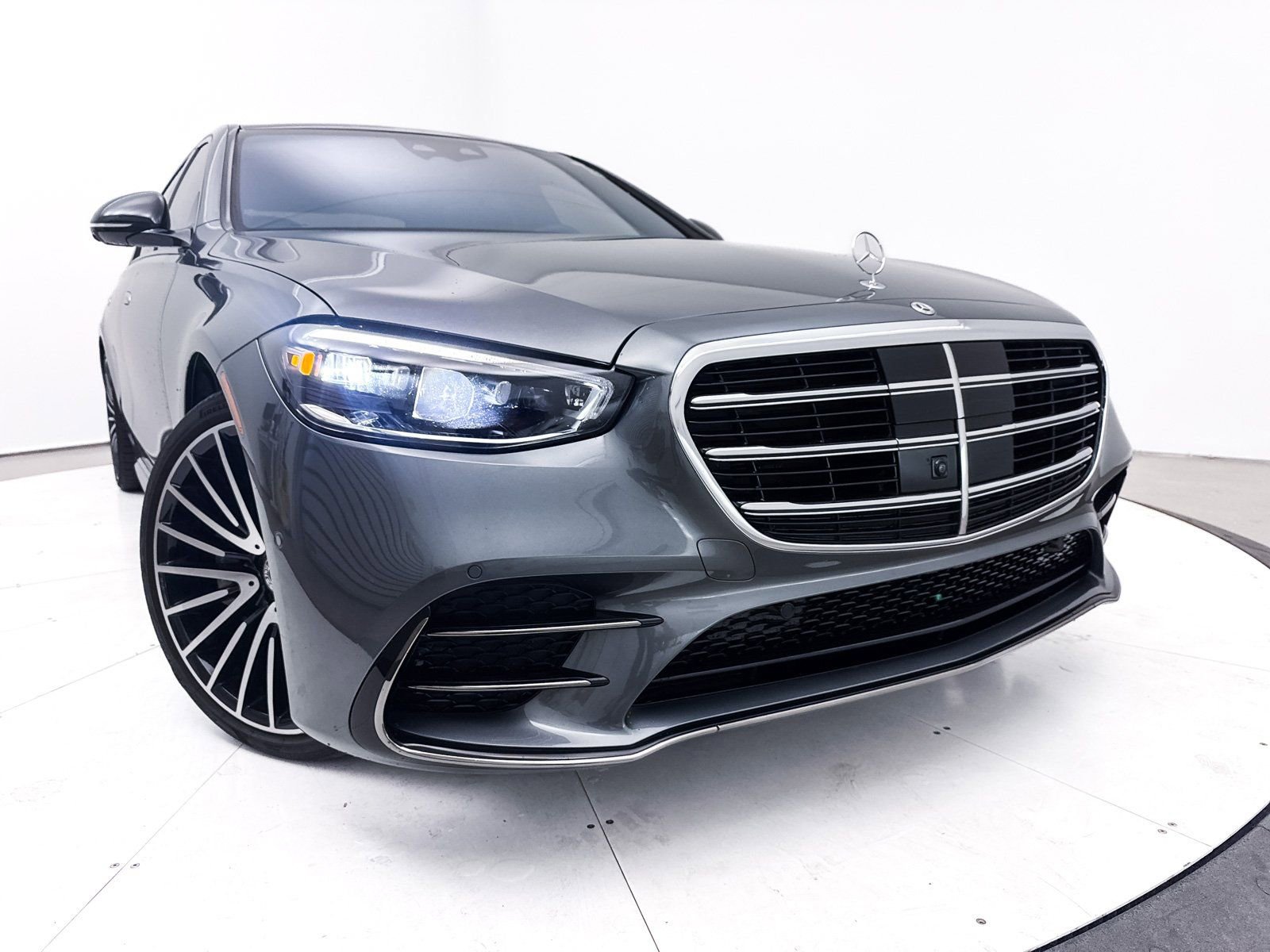 Used 2023 Mercedes-Benz S 500 4MATIC w/ AMG Line image 8