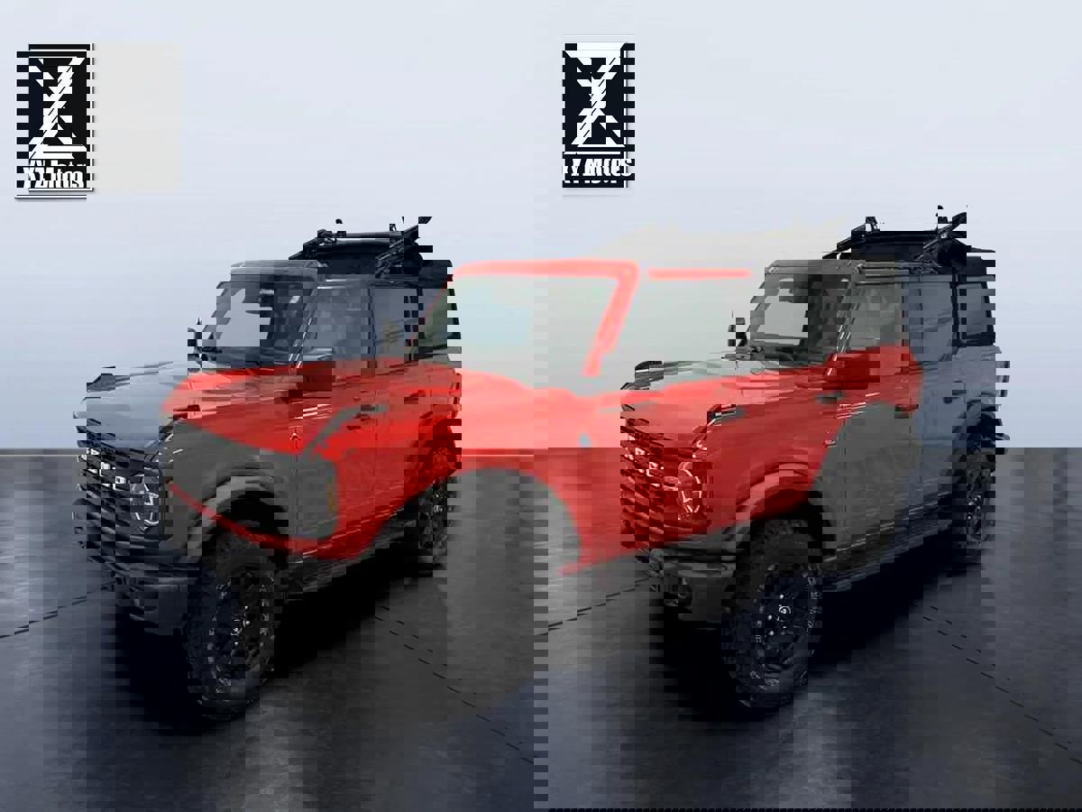 Used 2022 Ford Bronco Black Diamond image 2