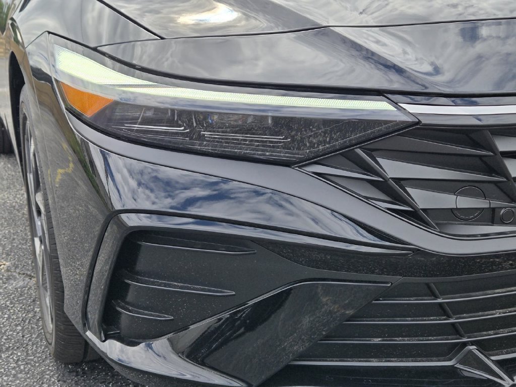 New 2026 Hyundai Elantra Limited FWD image 2