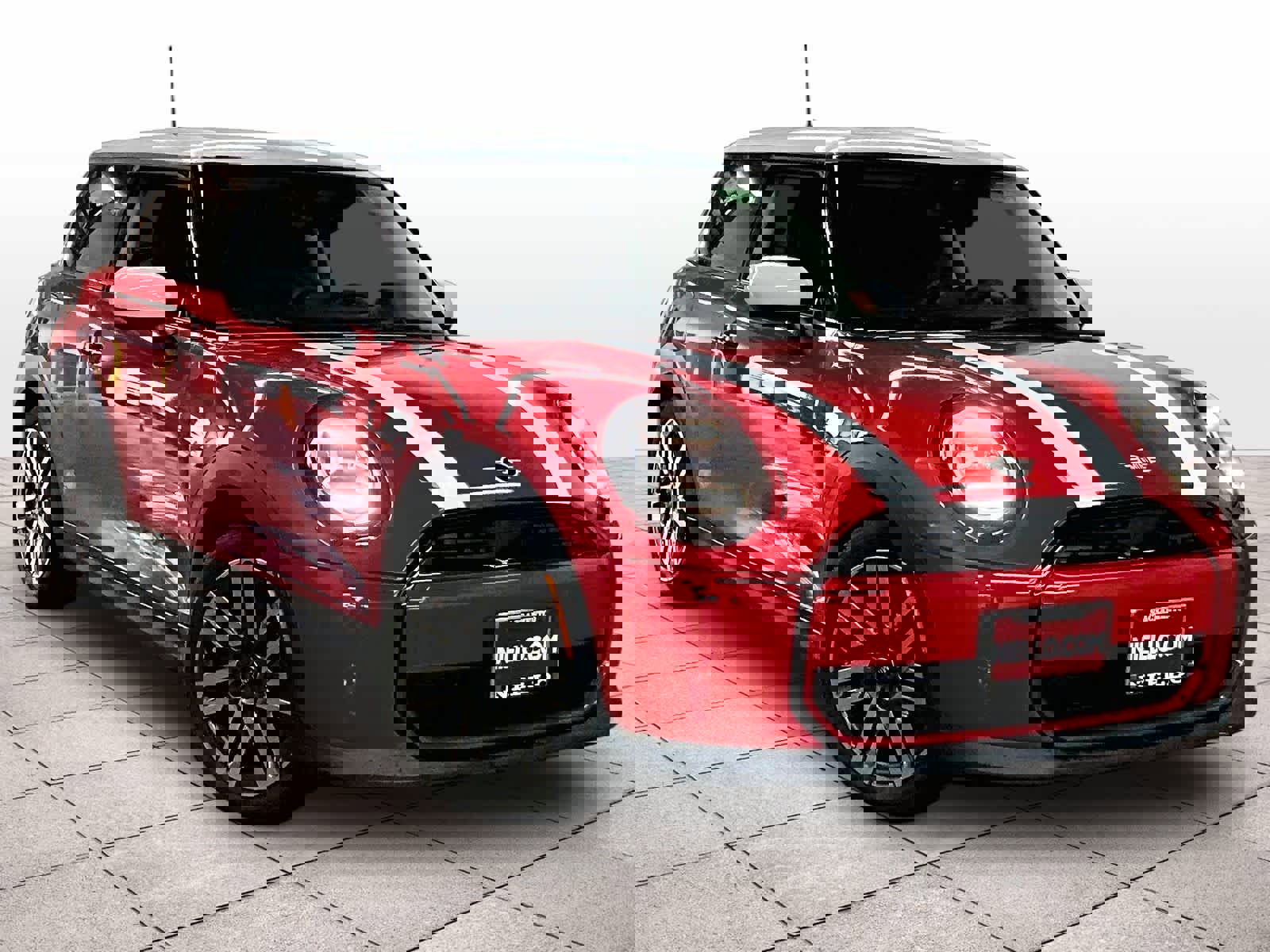 Used 2025 MINI Cooper 2-Door Hardtop image 2