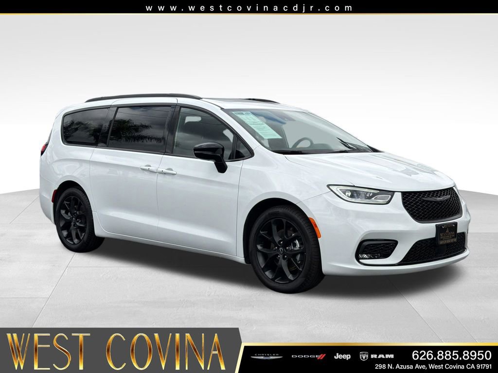 Used 2026 Chrysler Pacifica Limited w/ S Appearance Package