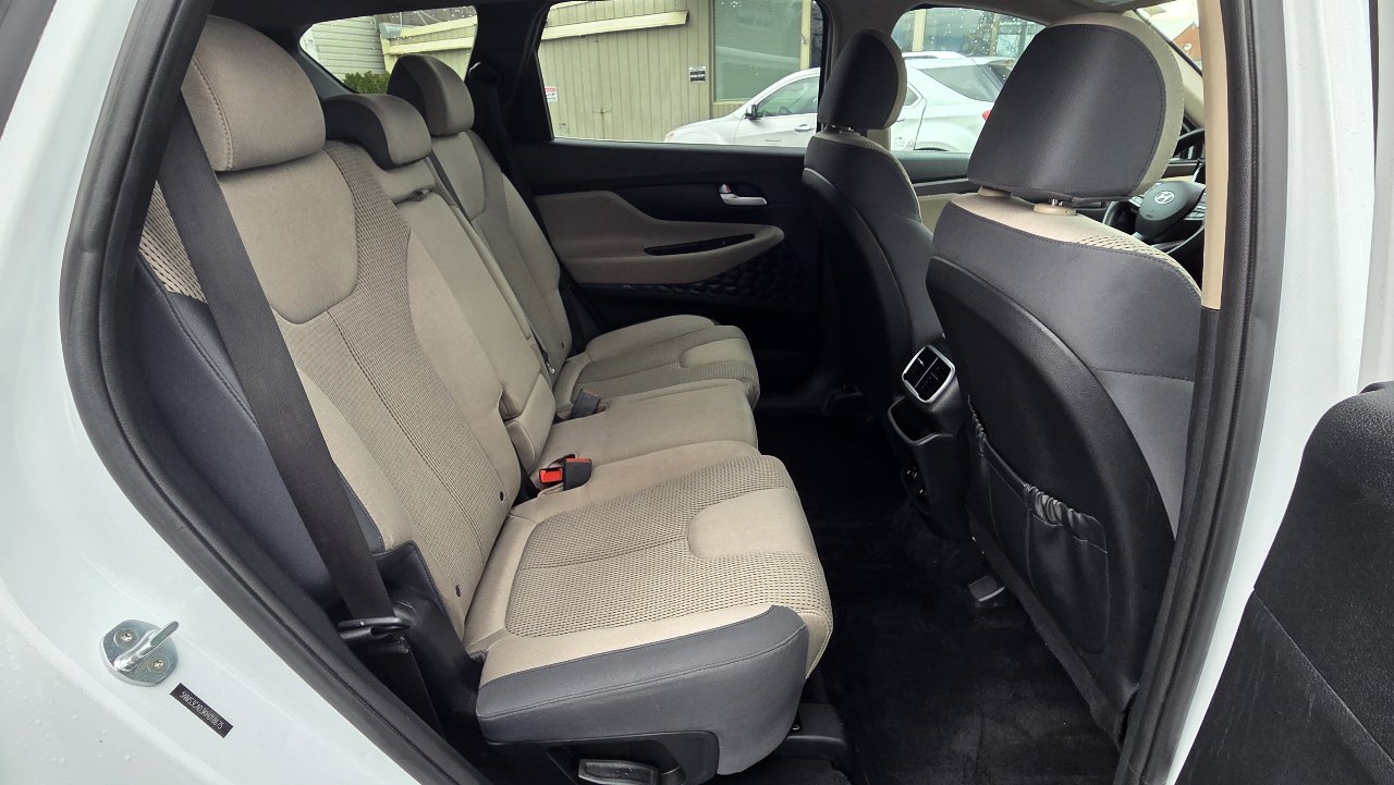 Used 2019 Hyundai Santa Fe SEL image 15