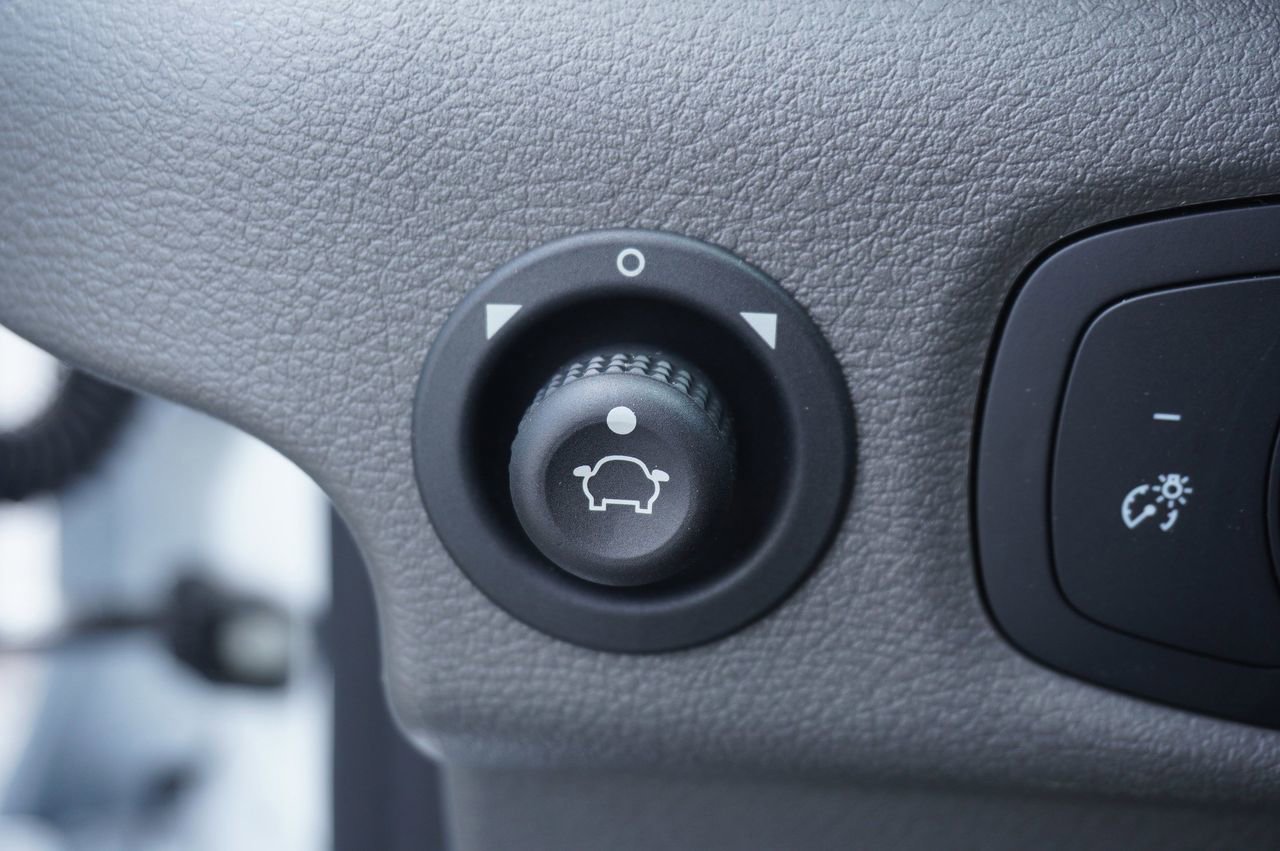 New 2025 Ford Transit 250 148 Medium Roof image 32